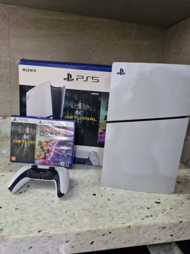 PlayStation 5 1TB + 2 Jogos | Menos de 1 Ano de Uso | Completo na Caixa