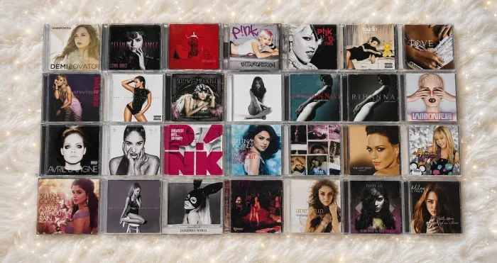 CDS divas pop Demi lovato Lady Gaga beyonce Madonna Britney spears 