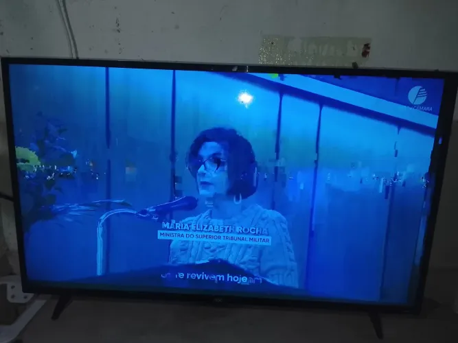 Tv smart Roku 43 polegadas perfeita bom estado ,motivo da venda outros