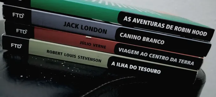 Conjunto de livros (junto ou separado)
