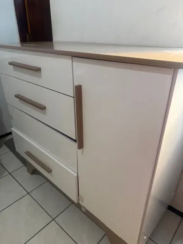 Cômoda semi nova