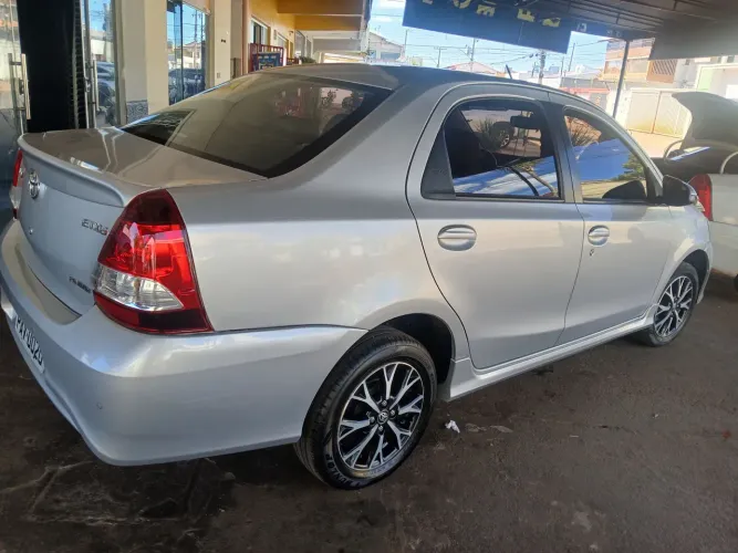 Toyota Etios Platinum Sed. 1.5 Flex 16V 4P Aut. 2017