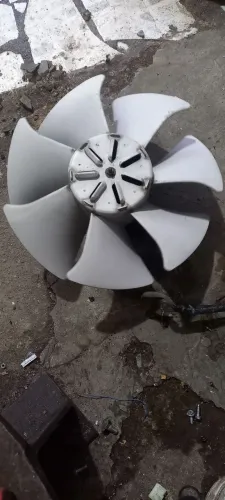 Vendo ventilador de condensadora agratto 12 btus