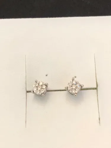 Brinco ouro branco 18K com diamantes