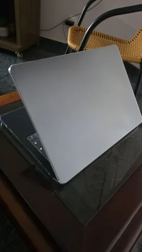 MacBook Air M5 Meia-Noite Seminovo - Garantia Apple até 03/2027