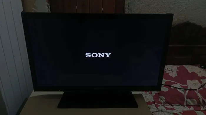 TV Sony Bravia 32"- COM DEFEITO - R$ 400 (NEGOCIÁVEL)