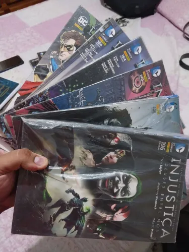 Coleção INJUSTICE/INJUSTIÇA HQs Vol.1 - 6