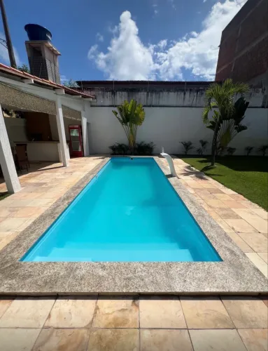 Piscina de fibra igui usada