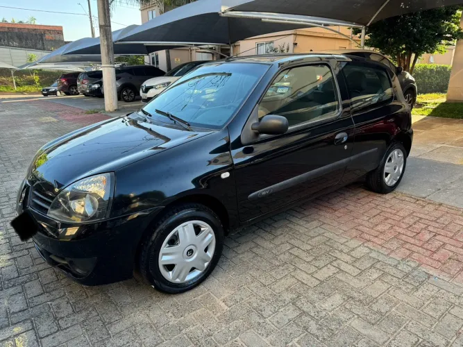 Renault Clio Hi-flex 1.0 16V 3P 2011