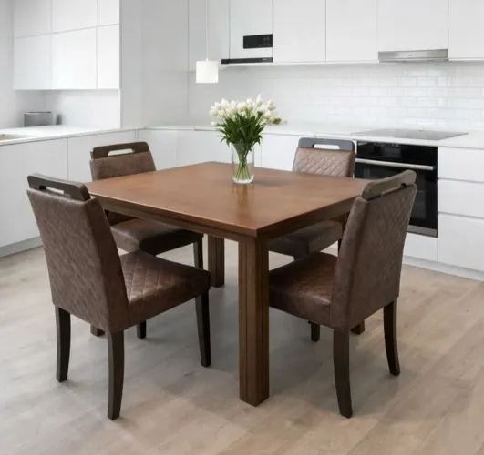 Mesa de Jantar com 4 Cadeiras - 10x de R$ 149,90