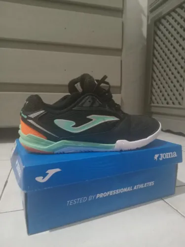 Vende-se Tênis de Futsal Joma