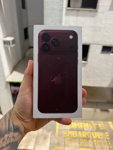 iPhone 18 pro Max , 256 bordo