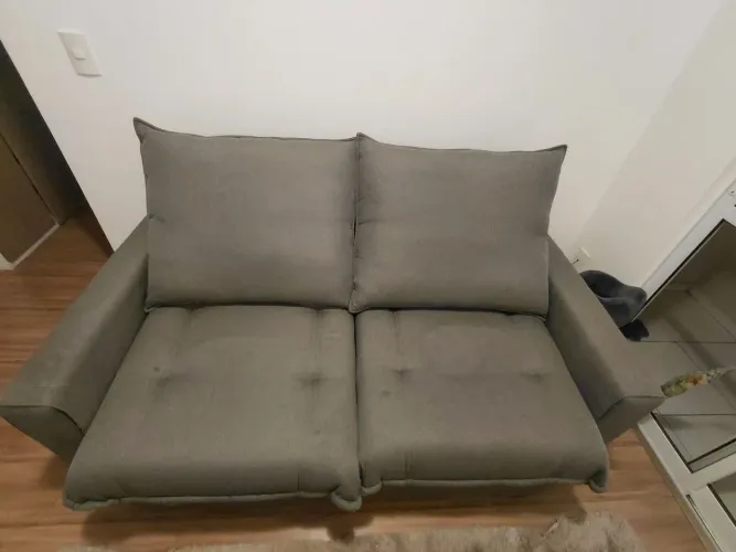 Sofá Retrátil semi novo!