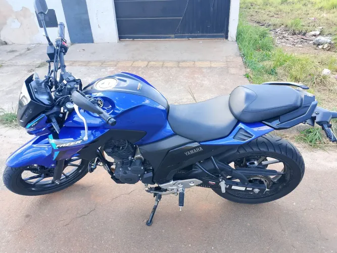 Moto fazer 250 ágio 12.000 mil falta 25 parcelas