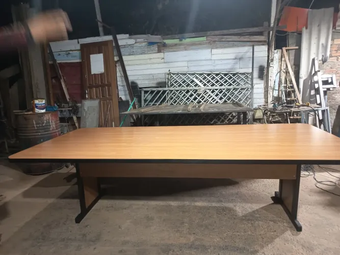 Mesa de reunião na medida de 270/100/75