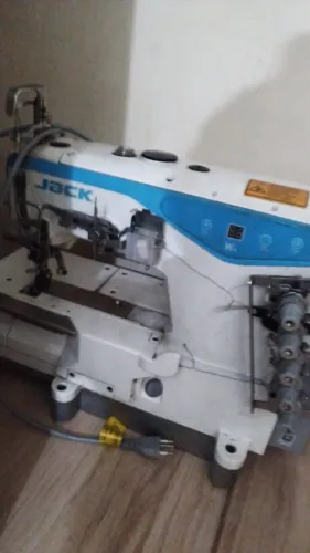 Vendo Máquina de costura jack