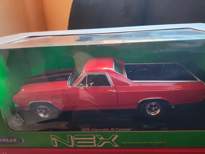 Chevrolet ElCamino 1970 1/18 Welly NEX Belíssima.