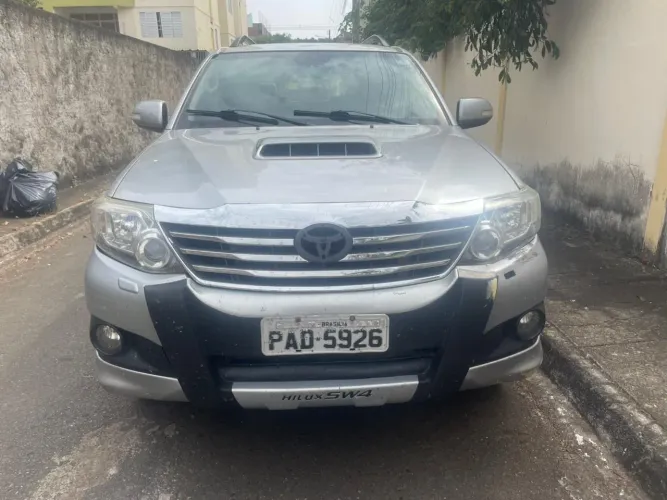 Toyota Hilux SW4 SRV D4-d 4X4 3.0 TDI Dies. AUT 2015