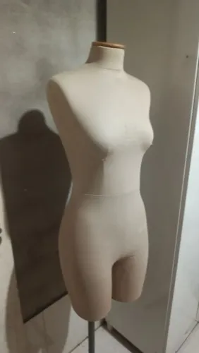 Manequim de modelagem e alfaiataria