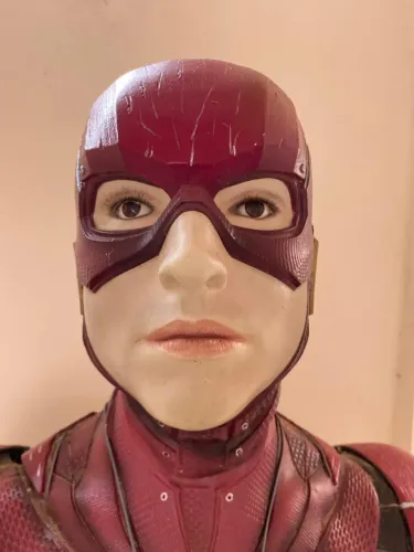 ESTÁTUA THE FLASH - JUSTICE LEAGUE - TAMANHO REAL
