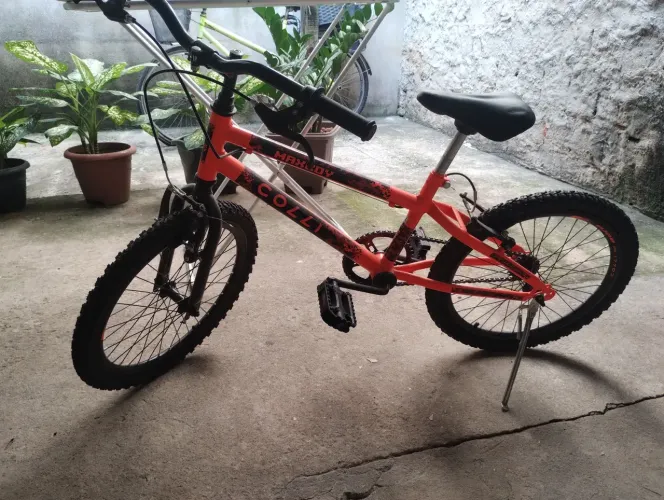 Vende-se uma   bicicleta Max BOY Cross aro 20 aero e freios V- Brake - colli 
