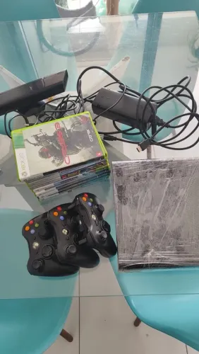 Xbox 300 + 100 jogos no HD
