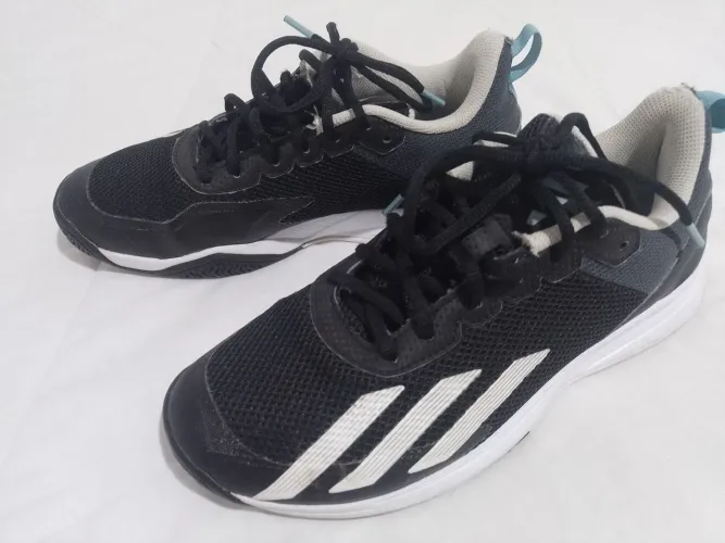 Tênis Adidas original Tam 40