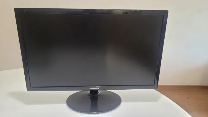 Monitor Samsung 24" Full HD 75Hz 1ms HDMI/VGA - S24D332H