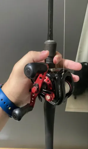Vendo ou troco Carretilha Abu Garcia e iscas