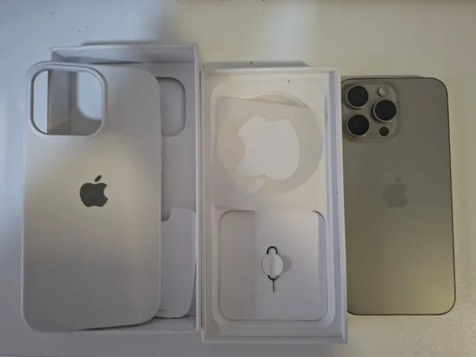 Iphone 15 Pro Max - Apenas 1 ano de uso