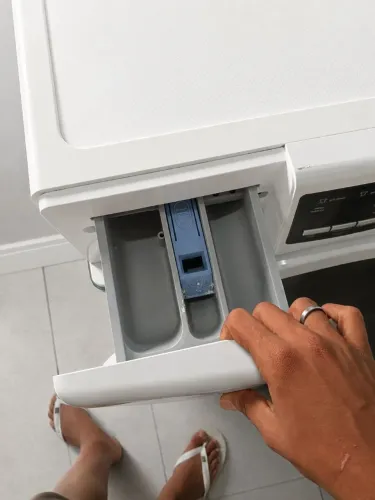 Máquina de lavar roupa lava e seca da Midea usanda 8k a6k funcionando perfeitamente