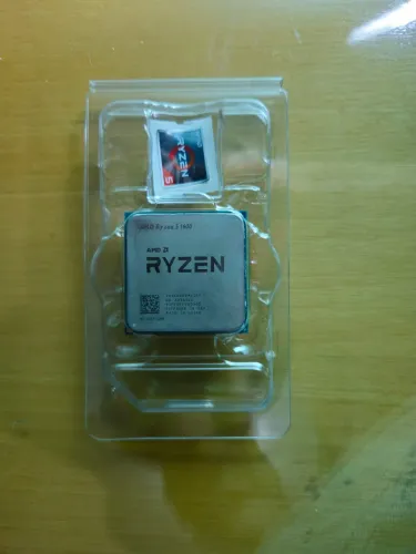 Processador AMD Ryzen 5 1600, 3.2GHz, Cache 19MB, AM4 - YD1600BBAFBOX