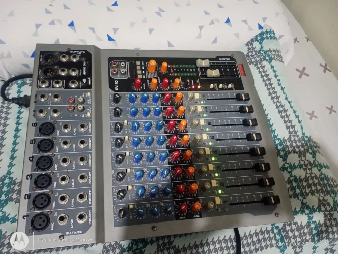 Mesa de som PV 10 semi nova 
