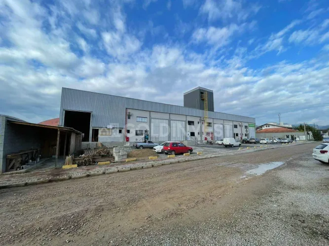 Galpão com 310m² no bairro São Luiz!!!