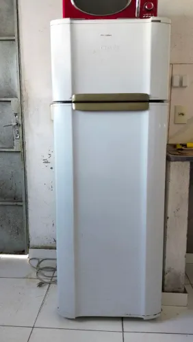 Geladeira para retirada de peças