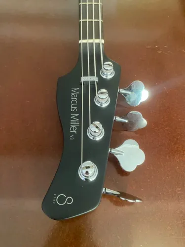 Baixo 4 Cordas Sire Marcus Miller Jazz Bass V3 Black Satin