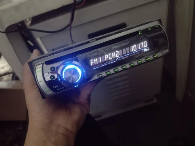 Som automotivo Pioneer DEH P4980MP com Bluetooth