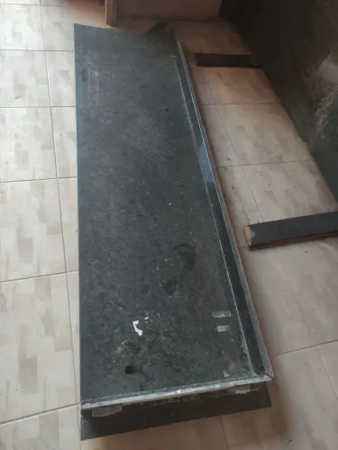Bancada pedra mármore com frontão