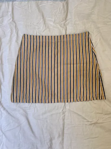 Mini saia vintage Forever 21