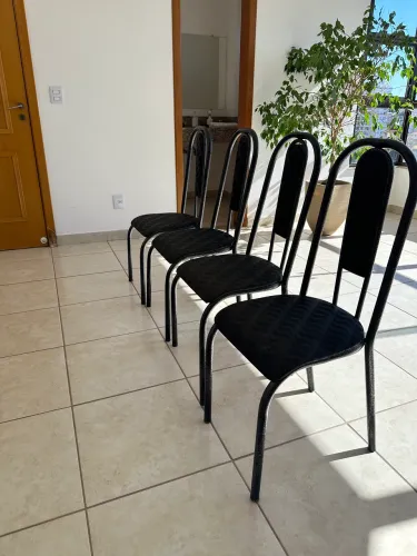 Kit 4 cadeiras em metal