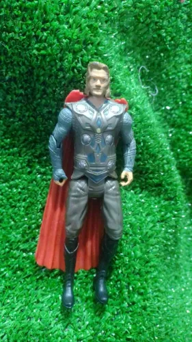 Thor de brinquedo 