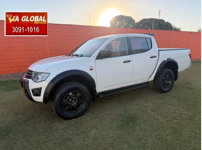 Mitsubishi L200 Triton GLX 3.2 CD TB Int.diesel MEC 2016