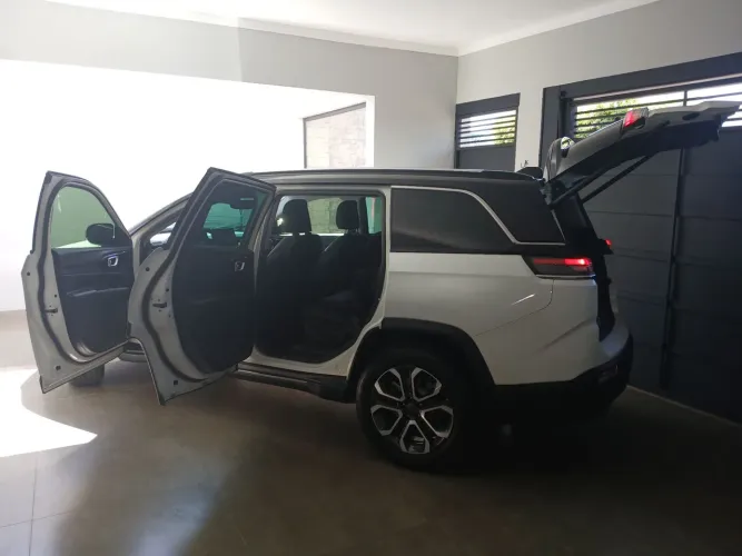 Jeep Commander Limited T270 1.3 TB Flex AUT 2024