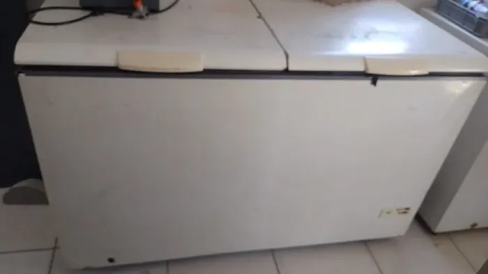 Freezer duas tampas