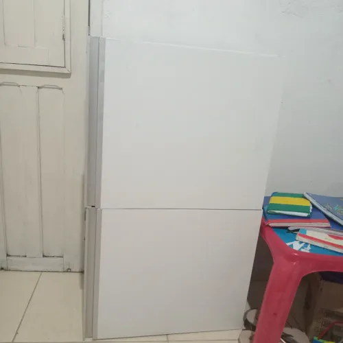 Vendo armario em madeira duas portas  branco