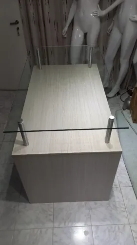 Balcão MDF + tampão e vidro para loja ou salão de beleza
