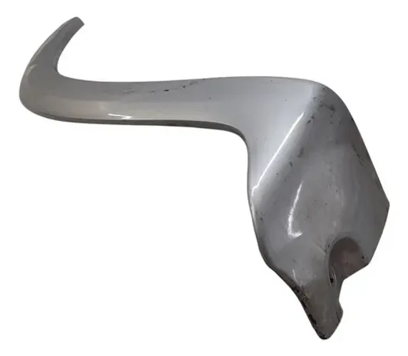 Aplique Caixa Roda Traseira Esquerda  Gm Corsa Sedan 1.8 200