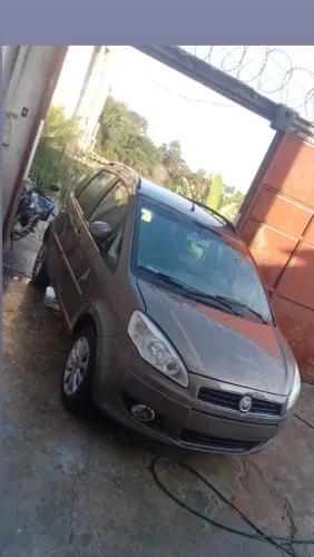 Fiat Idea Attractive 1.4 Fire Flex 8V 5P 2013