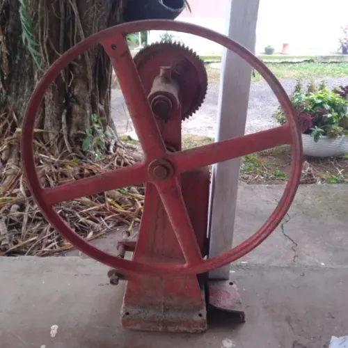 BOMBA DE AGUA PARA POÇO ANTIGA
