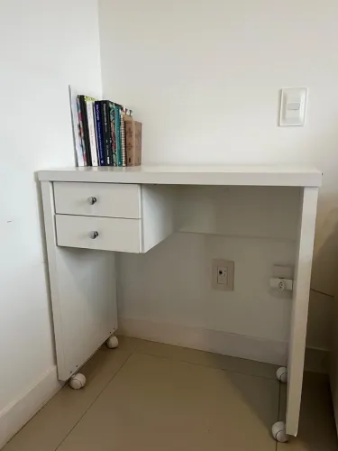 Escrivaninha / mesa de escritório